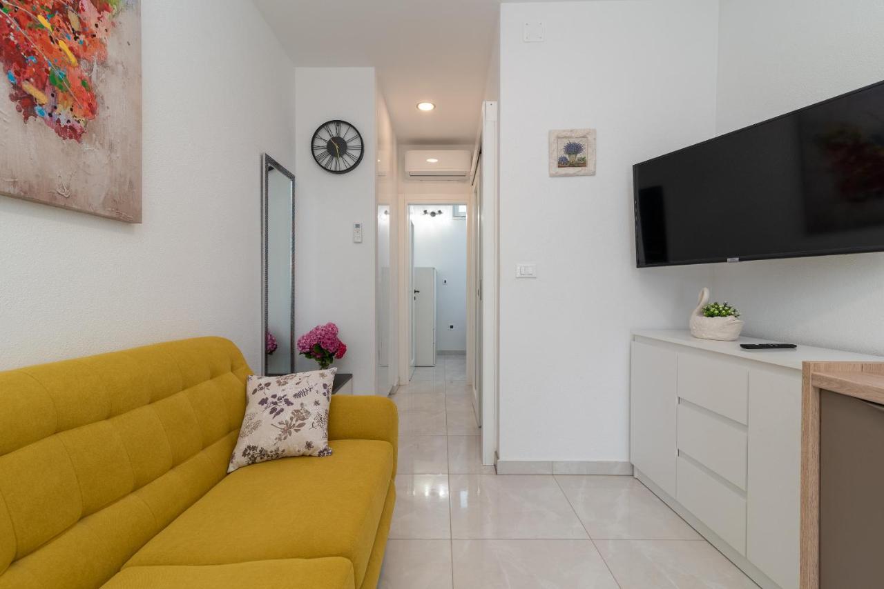 Apartment Leo Trogir Exterior photo