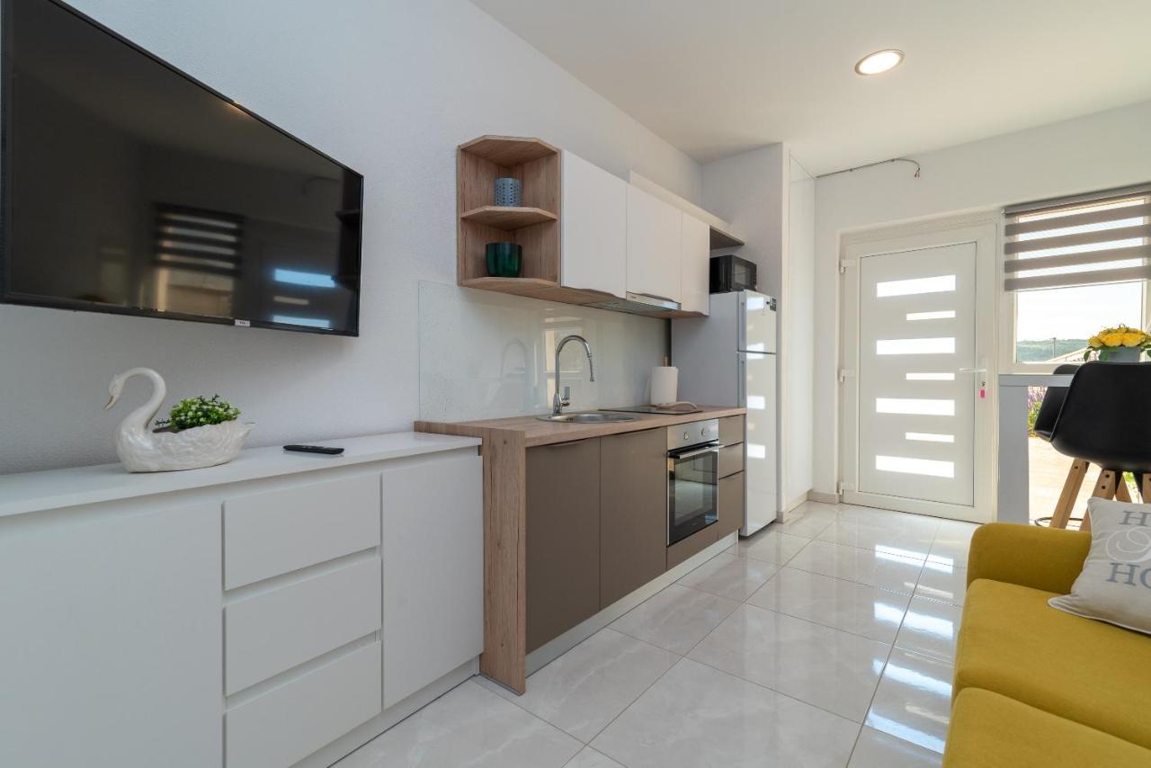 Apartment Leo Trogir Exterior photo