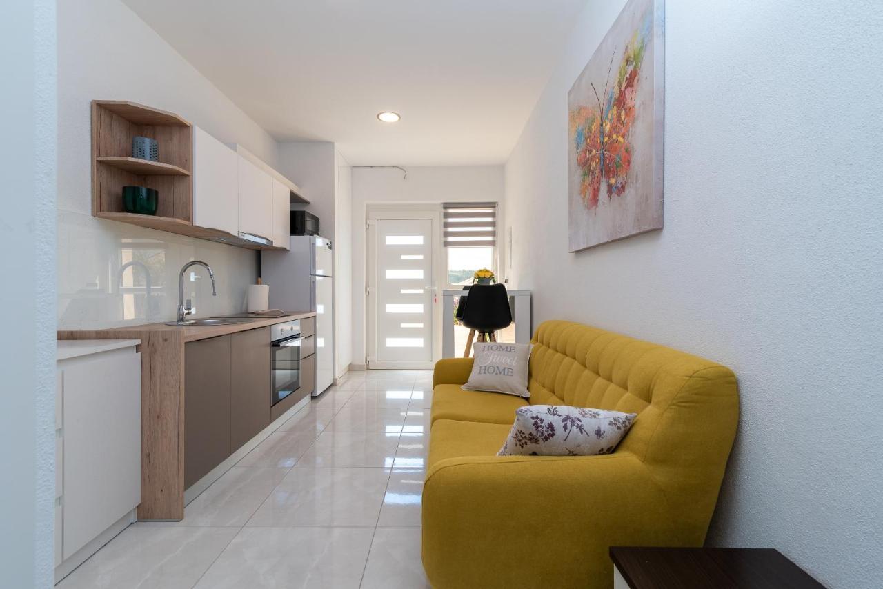 Apartment Leo Trogir Exterior photo