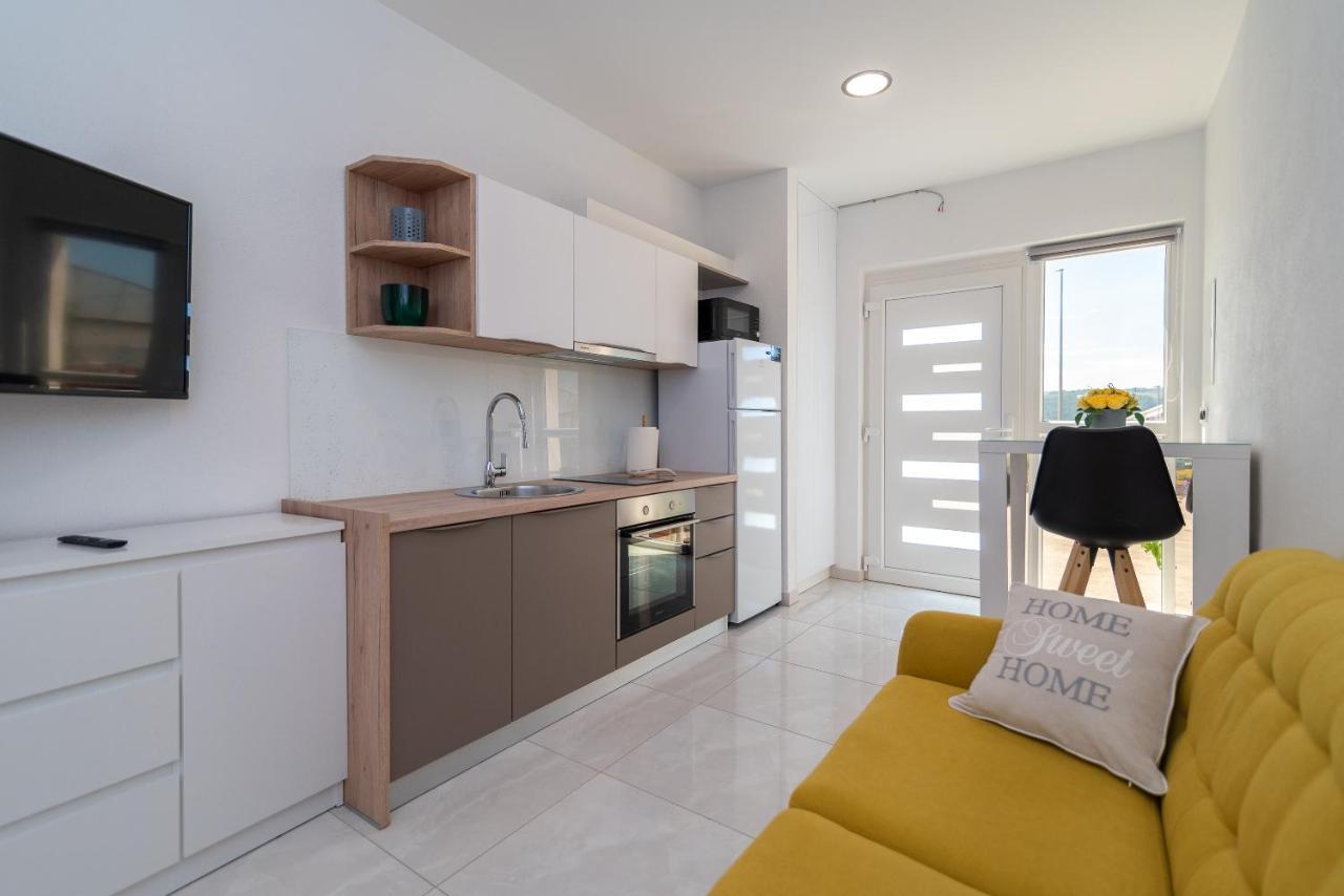 Apartment Leo Trogir Exterior photo